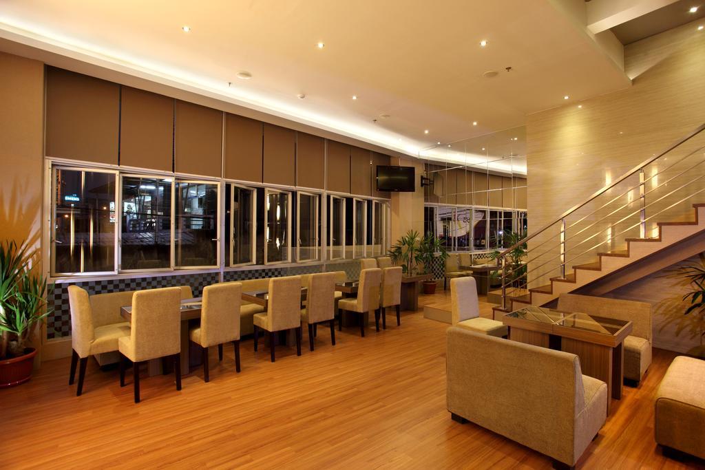 Vio Hotel Pasteur Bandung Exterior foto